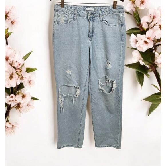 Forever 21 Straight Leg Distressed Torn Jean Sz 27 Light Blue Wash Boyfriend Fit - Picture 1 of 8
